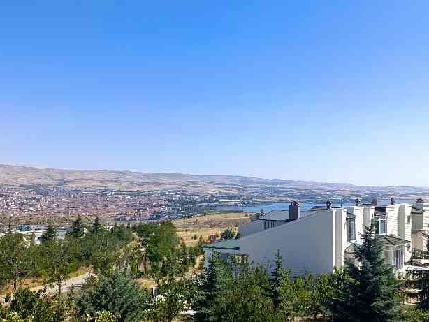 GÖLBAŞI İNCEK'TE 1400 M² ARSA PAYLI, YARI NATAMAM TRİPLEX VİLLA FIRSATI