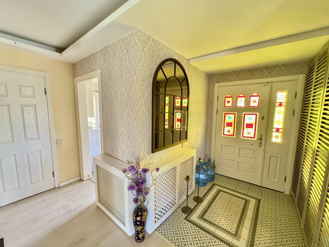 URLA HEKIMKÖY SITESI'NDE SATILIK VILLA ￼