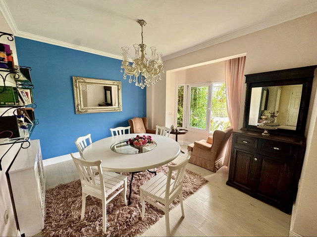 URLA HEKIMKÖY SITESI'NDE SATILIK VILLA ￼
