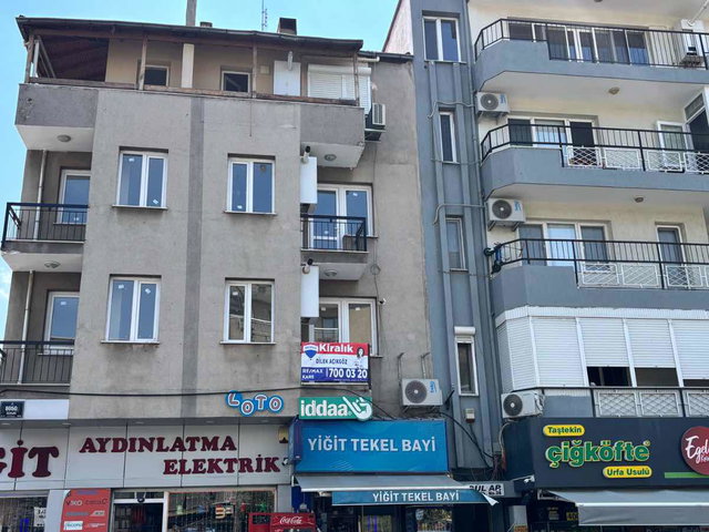 KÜÇÜK ÇİĞLİ’DE İZBAN’A YAKIN, CADDE CEPHELİ 2+1 KİRALIK DAİRE