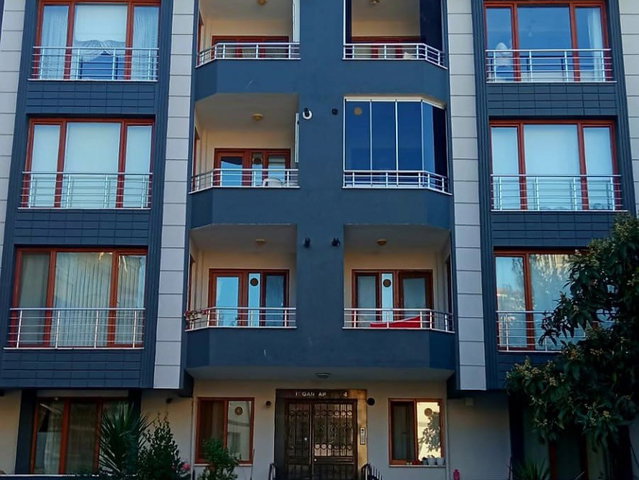 YALOVA MERKEZ FEVZİ ÇAKMAK’TA SATILIK, KAT MÜLKİYETLİ, EBEVEYN BANYOLU GENİŞ 3+1 DAİRE