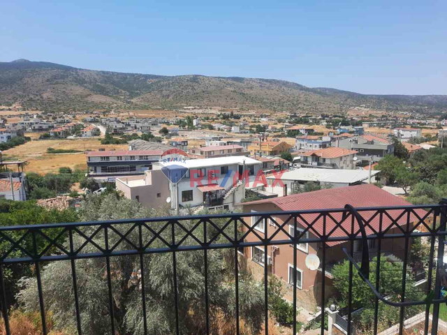 URLA GÜLBAHÇE'DE DOĞA MANZARALI, PLAJLARA VE İYTEYE YAKIN 1+1