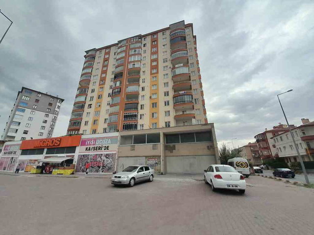 KAYSERİ MELİKGAZİ’DE 200 M² BRÜT | 3.5+1 | 5. KAT | 3 CEPHELİ | MERKEZİ ISITMALI SATILIK DAİRE
