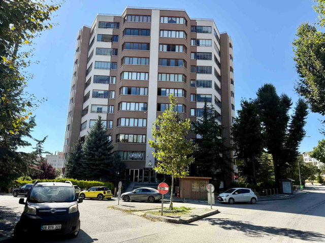ÇANKAYA ORAN MERKEZDE RAFET CANITEZ CAD. ÇINAR APT. SATILIK 5+1&280M2 BOŞ DAİRE FIRSAT FİYAT, 1.KAT