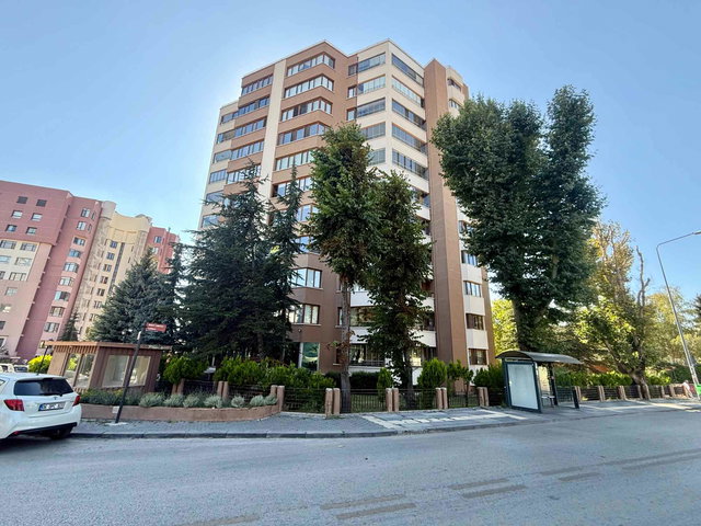 ÇANKAYA ORAN MERKEZDE RAFET CANITEZ CAD. ÇINAR APT. SATILIK 5+1&280M2 BOŞ DAİRE FIRSAT FİYAT, 1.KAT