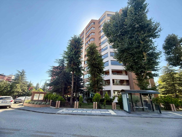 ÇANKAYA ORAN MERKEZDE RAFET CANITEZ CAD. ÇINAR APT. SATILIK 5+1&280M2 BOŞ DAİRE FIRSAT FİYAT, 1.KAT