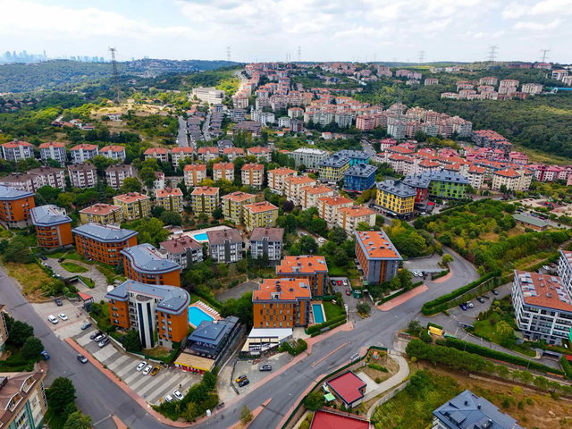 ZEKERİYAKÖY’DE KOÇ ÜNİVERSİTESİ | PANORAMA HOME’DA KÖŞE 1+1 | BALKONLU