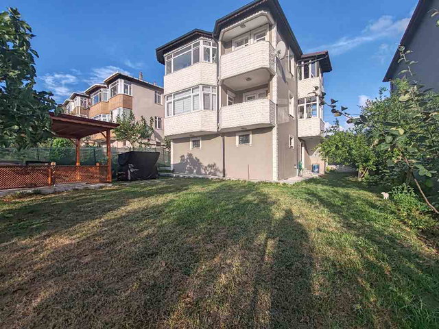 RE/MAX MAVİ'DEN TAM MUSTAKİL DENİZ VE DOĞA MANZARALI 4+1 VİLLA