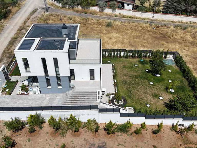 GÖLBAŞI BALLIKPINAR'DA 4+2 750 M² ARSA PAYLI, 330 M² NET MÜSTAKİL ASANSÖRLÜ  VİLLA