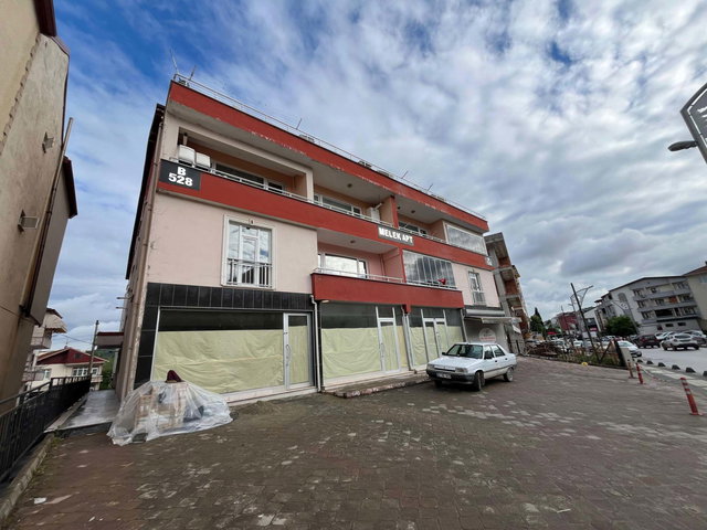 KOCAELİ İZMİT YEŞİLOVA TURAN GÜNEŞ CADDE ÜZERİ KİRALIK DAİRE
