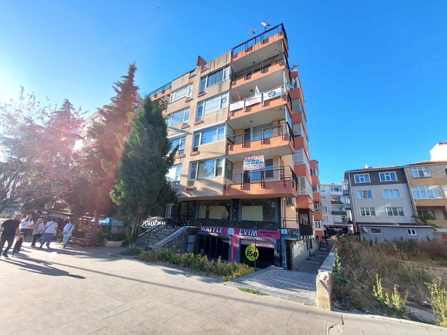 CADDE ÜZERİNDE TABELA DEĞERİ YÜKSEK KİRALIK 3+1 DAİRE