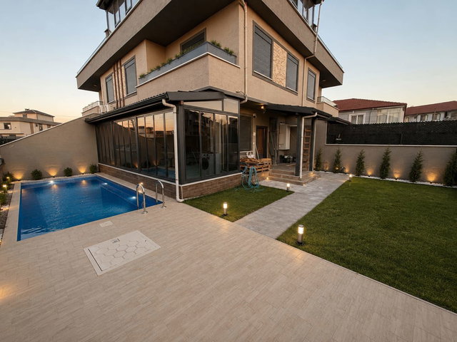 RE/MAX MAVİDEN DENİZE YAKIN MÜSTAKİL HAVUZLU,BAHÇELİ 6+1 TRİBLEX