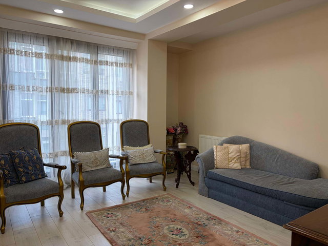 FATİH AKŞEMSETTİN'DE YENİ BİNADA ARA KAT 2+1 SATILIK BOŞ DAİRE