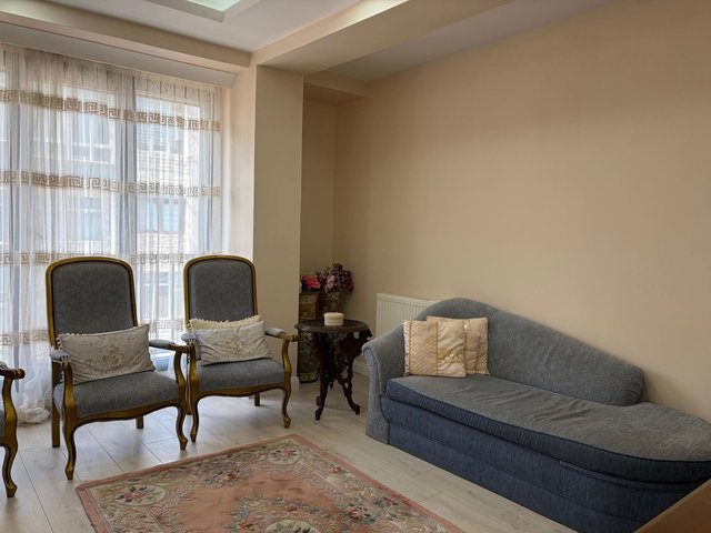 FATİH AKŞEMSETTİN'DE YENİ BİNADA ARA KAT 2+1 SATILIK BOŞ DAİRE