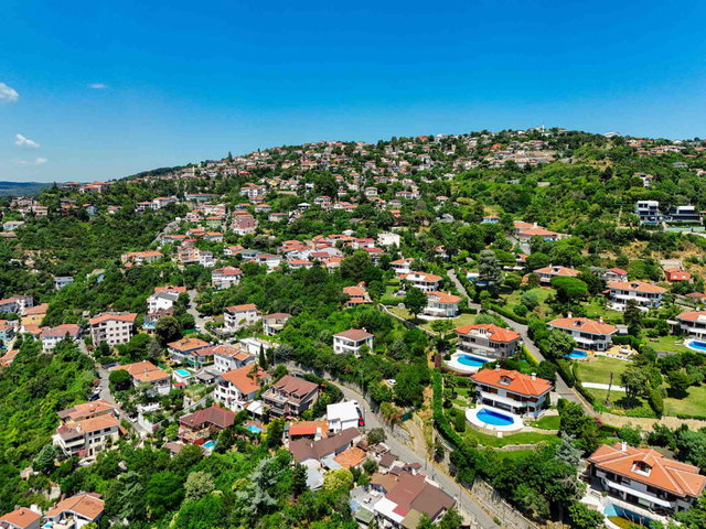 SARIYERDE DENIZ MANZARALI 4.578M² ARSA VE ÖZEL MÜLK