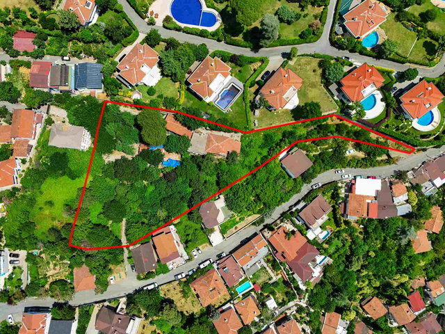 SARIYERDE DENIZ MANZARALI 4.578M² ARSA VE ÖZEL MÜLK