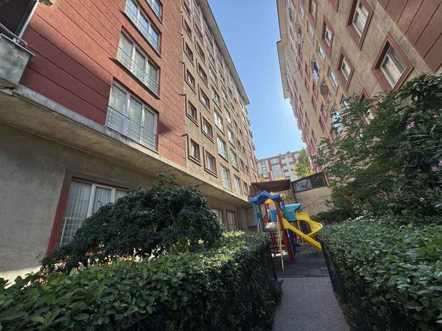 ESENYURT’TA SİTE İÇİNDE 3+1 | 165 M² NET | 2 BANYO | BALKON | KREDİYE UYGUN