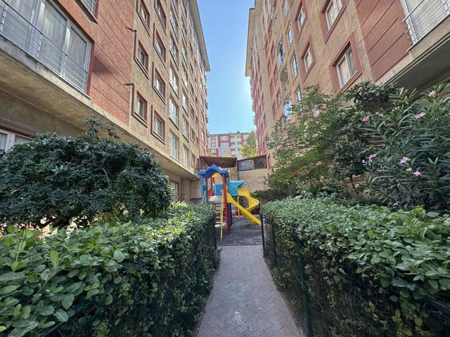 ESENYURT’TA SİTE İÇİNDE 3+1 | 165 M² NET | 2 BANYO | BALKON | KREDİYE UYGUN
