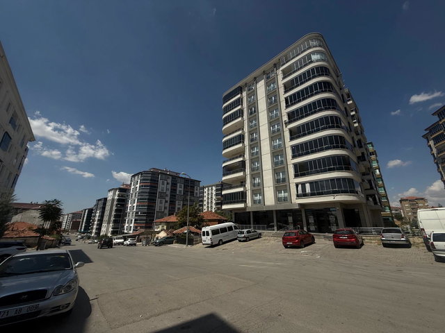 GÜRLER MAH. ERGENEKON CADDESI ÜZERINDE GENIŞ EBEVEYN BANYOLU KİRALIK DAİRE
