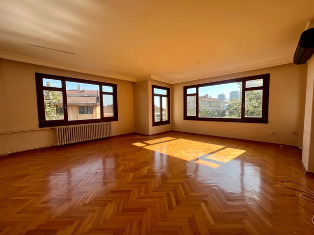 REMAXTIME'DAN 2.ULUS'TA SATILIK ARAKAT IŞIK ALAN 3+1 BOŞ DAİRE