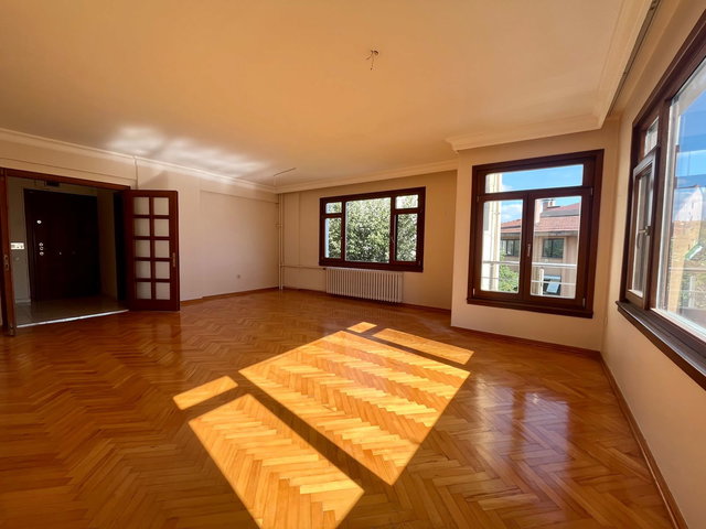 REMAXTIME'DAN 2.ULUS'TA SATILIK ARAKAT IŞIK ALAN 3+1 BOŞ DAİRE