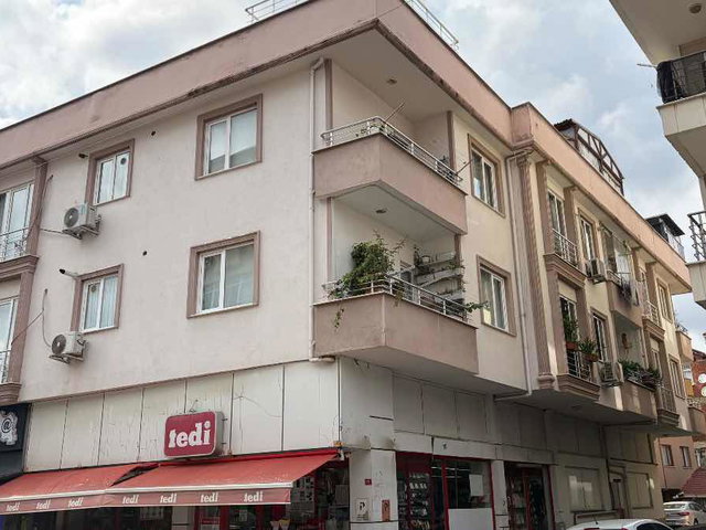 ÜSKÜDAR ÜNALAN MAH YAKAMOZ CADDESI EMARA KOMŞU SATILIK 2+1 DAIRE