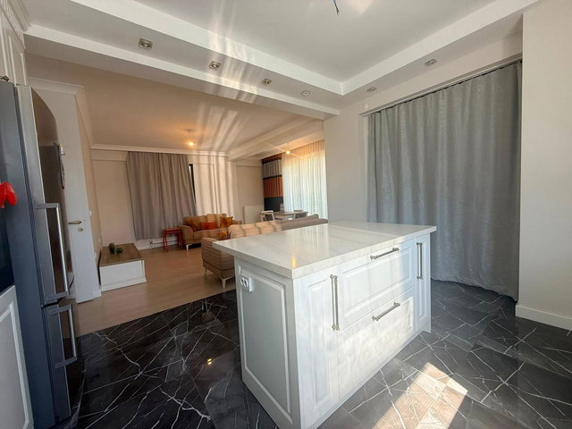 YALOVA ESENKÖY’DE GENİŞ VE ÖZEL TASARIMLI SATILIK 3+1 DAİRE