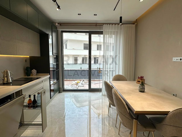 RE/MAX LACİVERT'TEN PANORAMA GARDEN 'DA 3+1 TERASLI SATILIK DAIRE