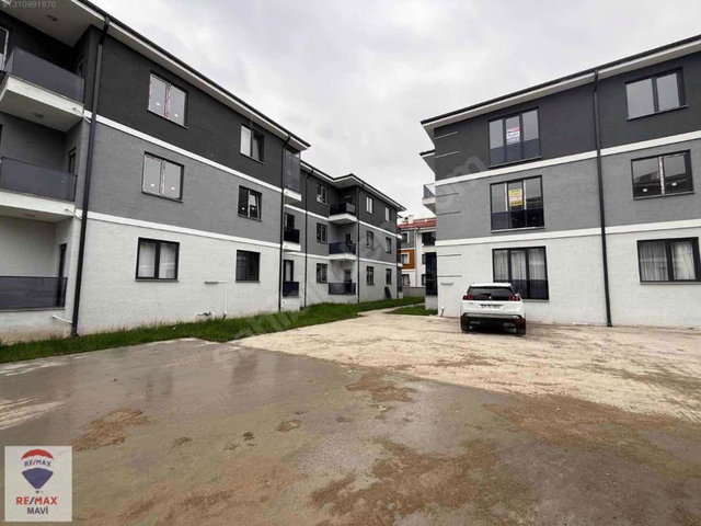REMAX MAVİ'DEN ARİFİYE FATİH MAH3+1 EBEVYN BANYOLU SATILIK DAİRE