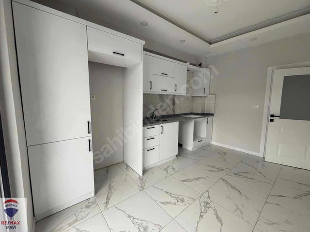 REMAX MAVİ'DEN ARİFİYE FATİH MAH3+1 EBEVYN BANYOLU SATILIK DAİRE
