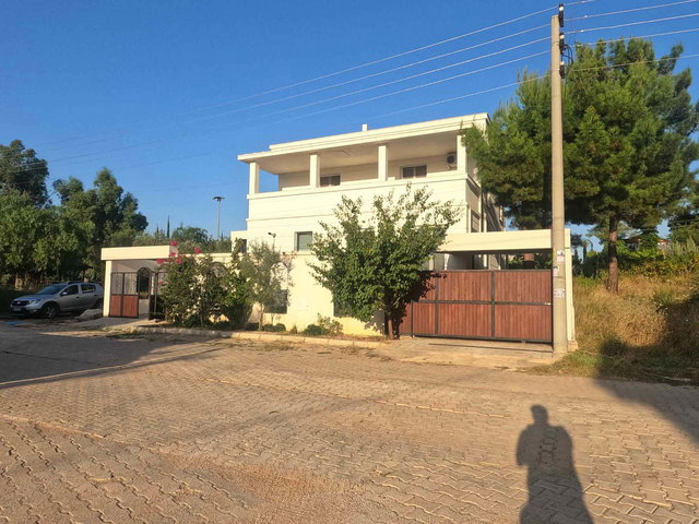 DÜZLERÇAMI’NDA 4+1 ŞÖMİNE VE HOBİ BAHÇELİ VİLLA
