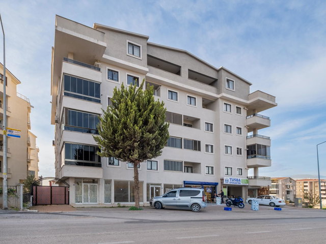 REMAX AREA DAN AKÇALAR DA MERKEZI KONUMDA SATILIK 3+1 DAIRE