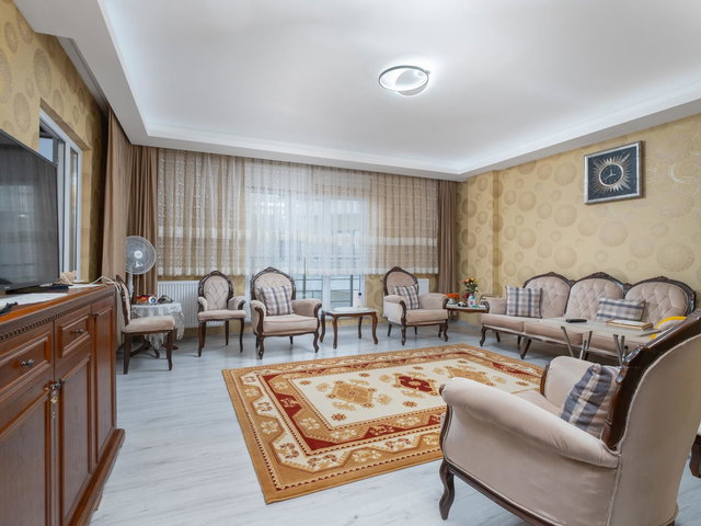 REMAX AREA DAN AKÇALAR DA MERKEZI KONUMDA SATILIK 3+1 DAIRE