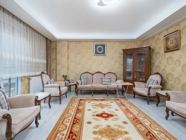 REMAX AREA DAN AKÇALAR DA MERKEZI KONUMDA SATILIK 3+1 DAIRE