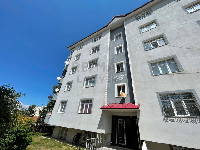 RE/MAX LACİVERTTEN YILDIZKENT'TE KİRALIK 3+1 DAİRE