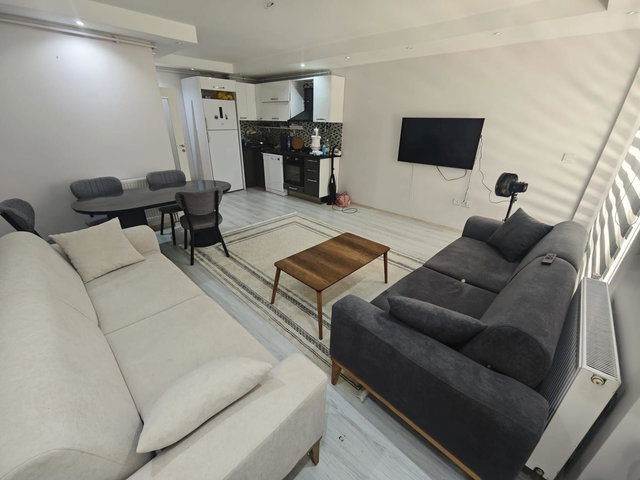 PINARTEPE'TE FULL EŞYALI 1+1 BAHÇE KATI DAİRE