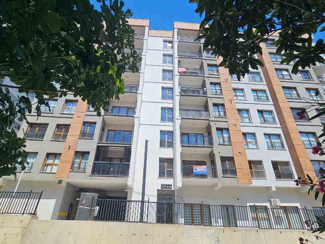 KAĞITHANE MERKEZ MAH TOKİ HİZMET SİTESİ SATILIK 88 M2  2+1 DAİRE EBEVEYN BANYOLU
