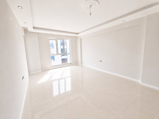 KARTEPE FSM'DE HAVUZLU GÜVENLİKLİ SİTEDE 1+1 SATILIK DAİRE