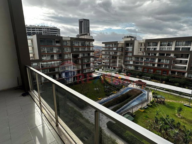 BORNOVA KAZIMDİRİK’TE EŞYALI 1+1 KİRALIK DAİRE | 6. KAT, BALKONLU, BATI CEPHE