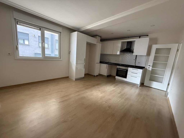 ACIBADEM VALİDEBAĞ KORUSU KARŞISINDA YENİ BİNADA BOŞ 2+1