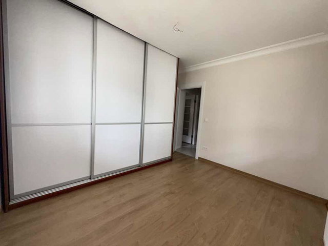 ACIBADEM VALİDEBAĞ KORUSU KARŞISINDA YENİ BİNADA BOŞ 2+1