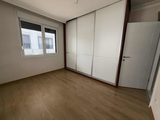 ACIBADEM VALİDEBAĞ KORUSU KARŞISINDA YENİ BİNADA BOŞ 2+1