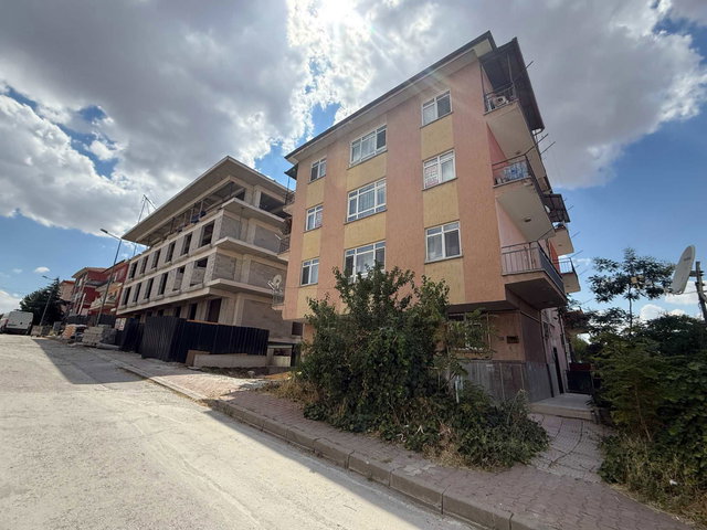 ALTINDAĞ ÖRNEK MAHALLESİ SATILIK 3+1&90M2 KOMPLE YENİLENMİŞ 2. KATTA DAİRE, MERKEZİ KONUMDA