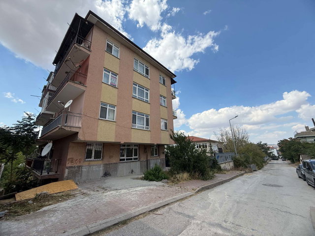 ALTINDAĞ ÖRNEK MAHALLESİ SATILIK 3+1&90M2 KOMPLE YENİLENMİŞ 2. KATTA DAİRE, MERKEZİ KONUMDA