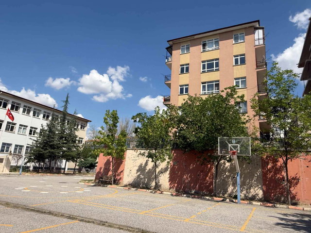 ALTINDAĞ ÖRNEK MAHALLESİ SATILIK 3+1&90M2 KOMPLE YENİLENMİŞ 2. KATTA DAİRE, MERKEZİ KONUMDA