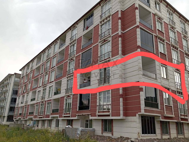 RE/MAX LACIVERT'TEN PASINLER'DE SATILIK 3+1 DAIRE
