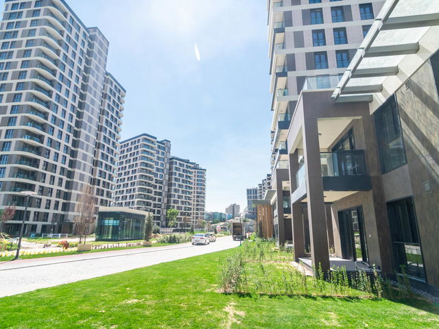 BAŞKENT EMLAK KONUTLARI CAMLI BLOKTA 6. KAT 2+1 DAİRE
