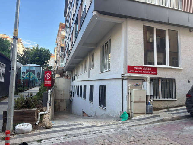 REMAX ASHILL ÜSKÜDAR VALIDE ATIK SATILIK 3+1 DAIRE
