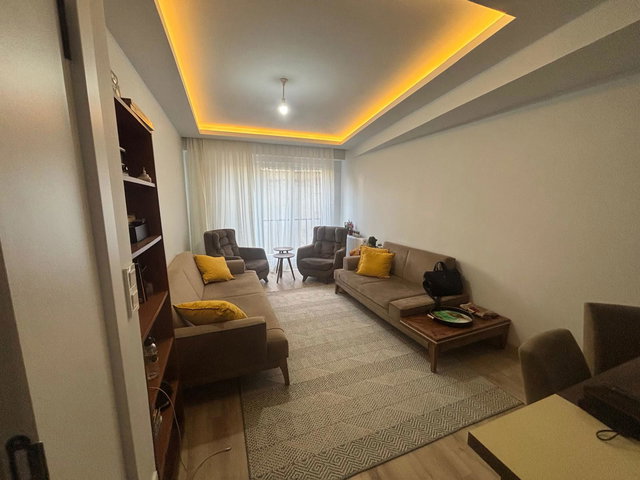 REMAX ASHILL ÜSKÜDAR VALIDE ATIK SATILIK 3+1 DAIRE