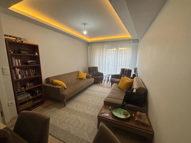 REMAX ASHILL ÜSKÜDAR VALIDE ATIK SATILIK 3+1 DAIRE